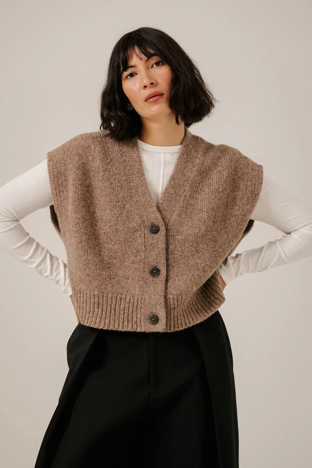 Alpaca Button Down Vest / Dark Fawn