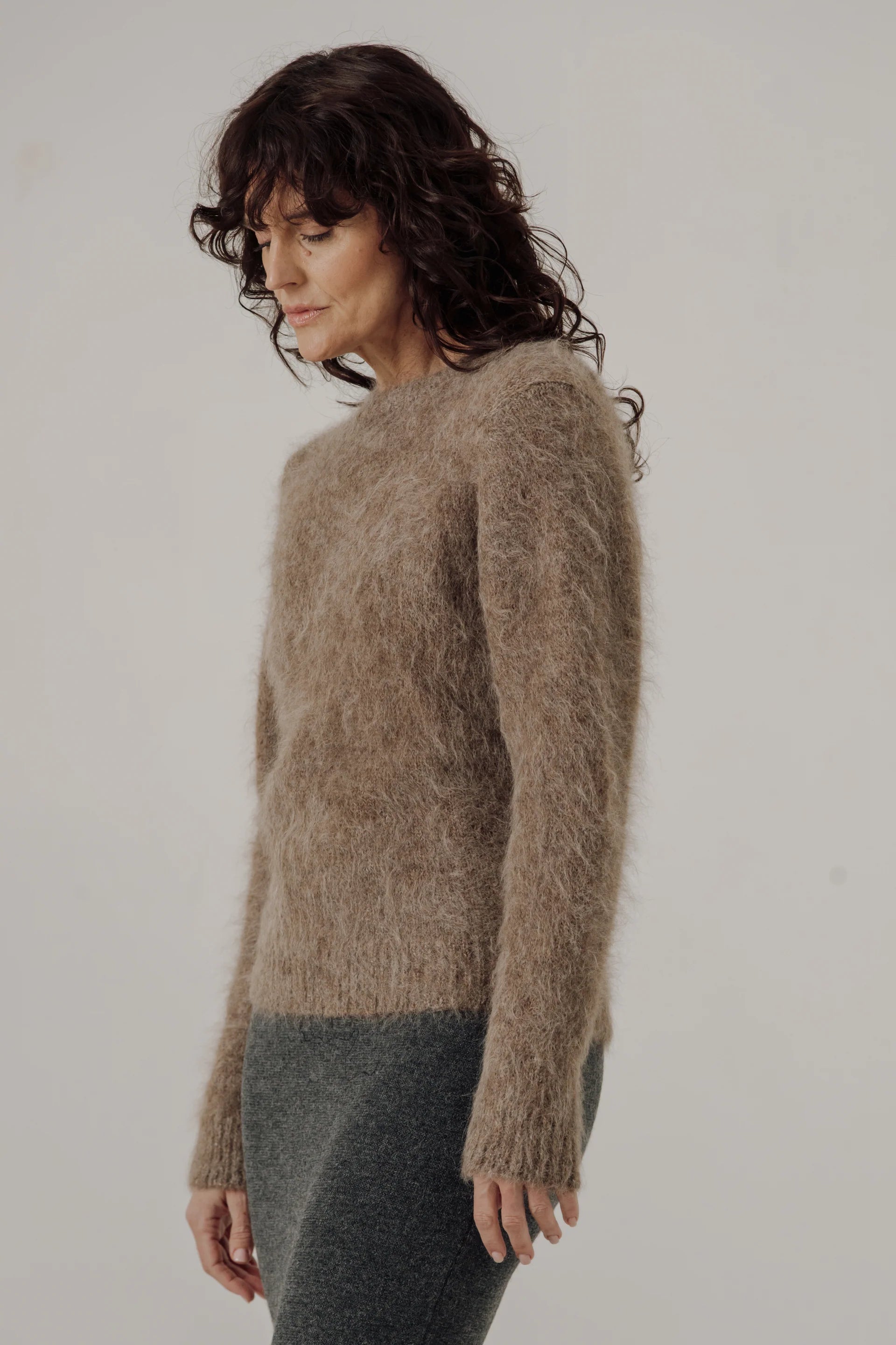Bare Knitwear Suri Alpaca Crewneck / Taupe