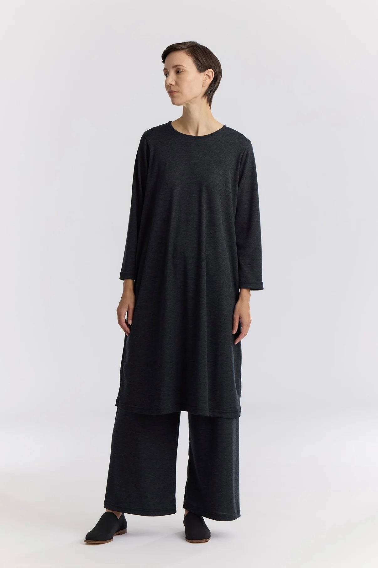 Black Crane Wool Basic Crew Dress / Dark Grey