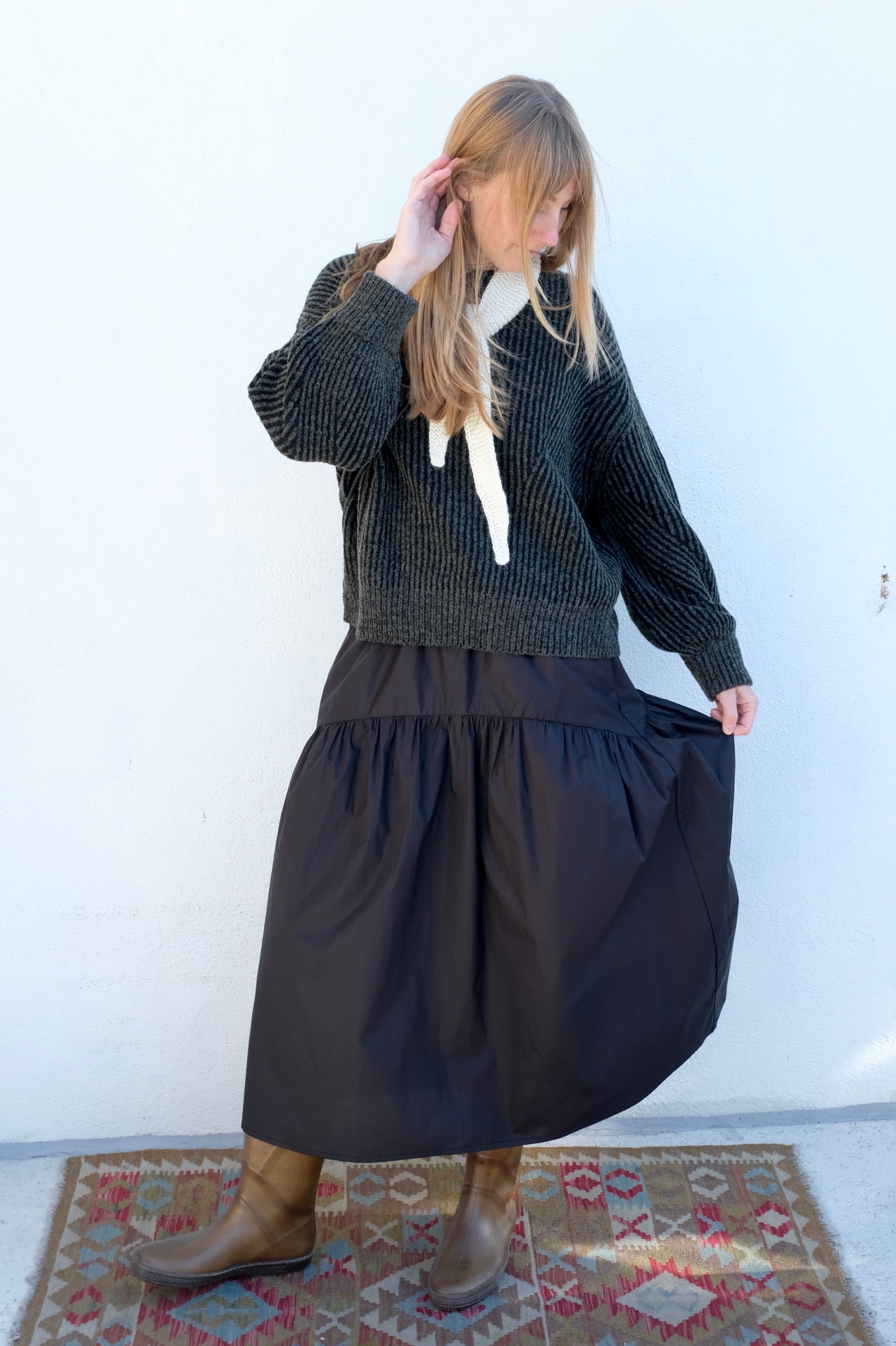 A Bronze Age Field Skirt / Black Poplin