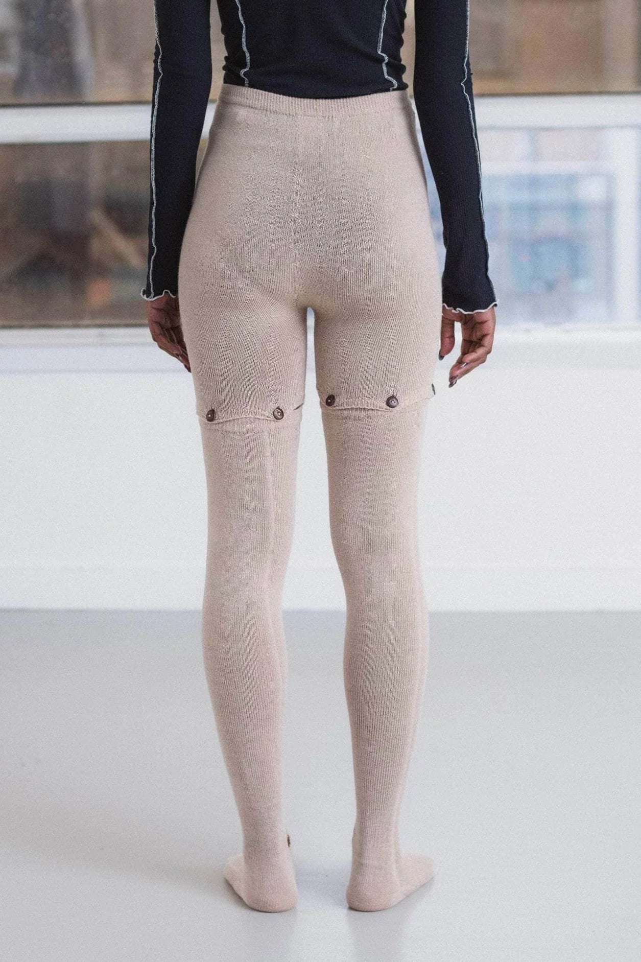 Baserange Button Tights / Lata Beige