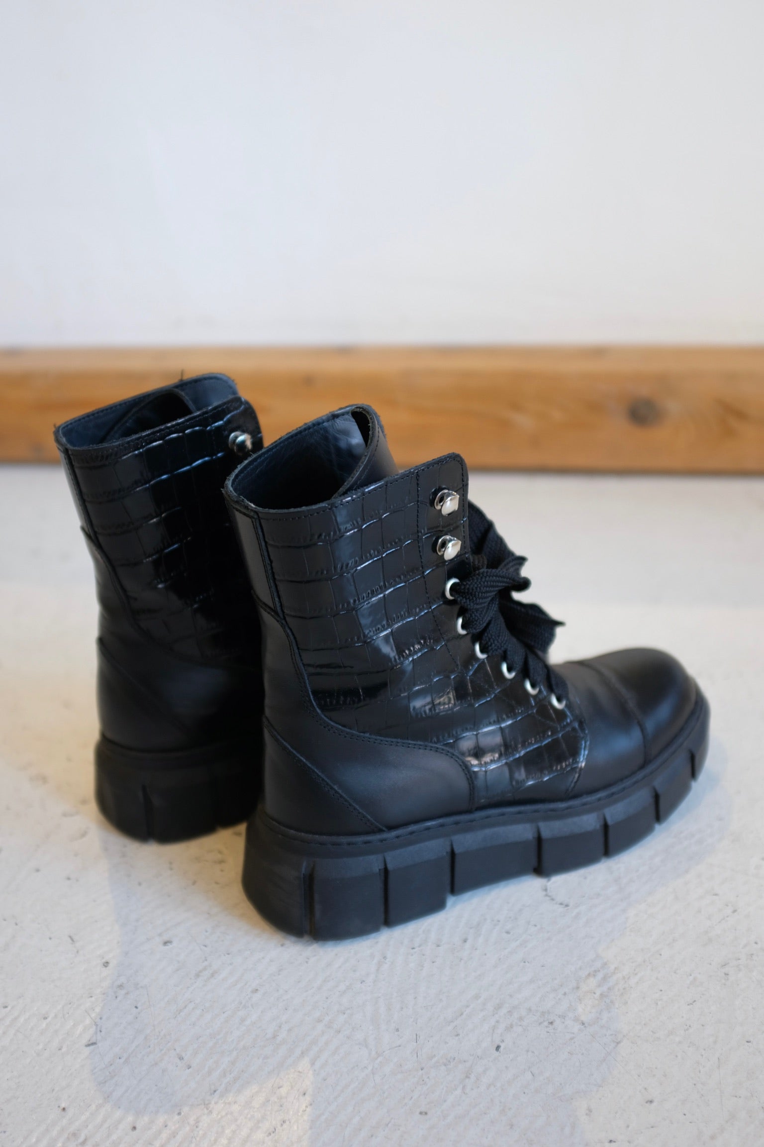 Pre-loved / Alohas Can Can Boot / Size 38