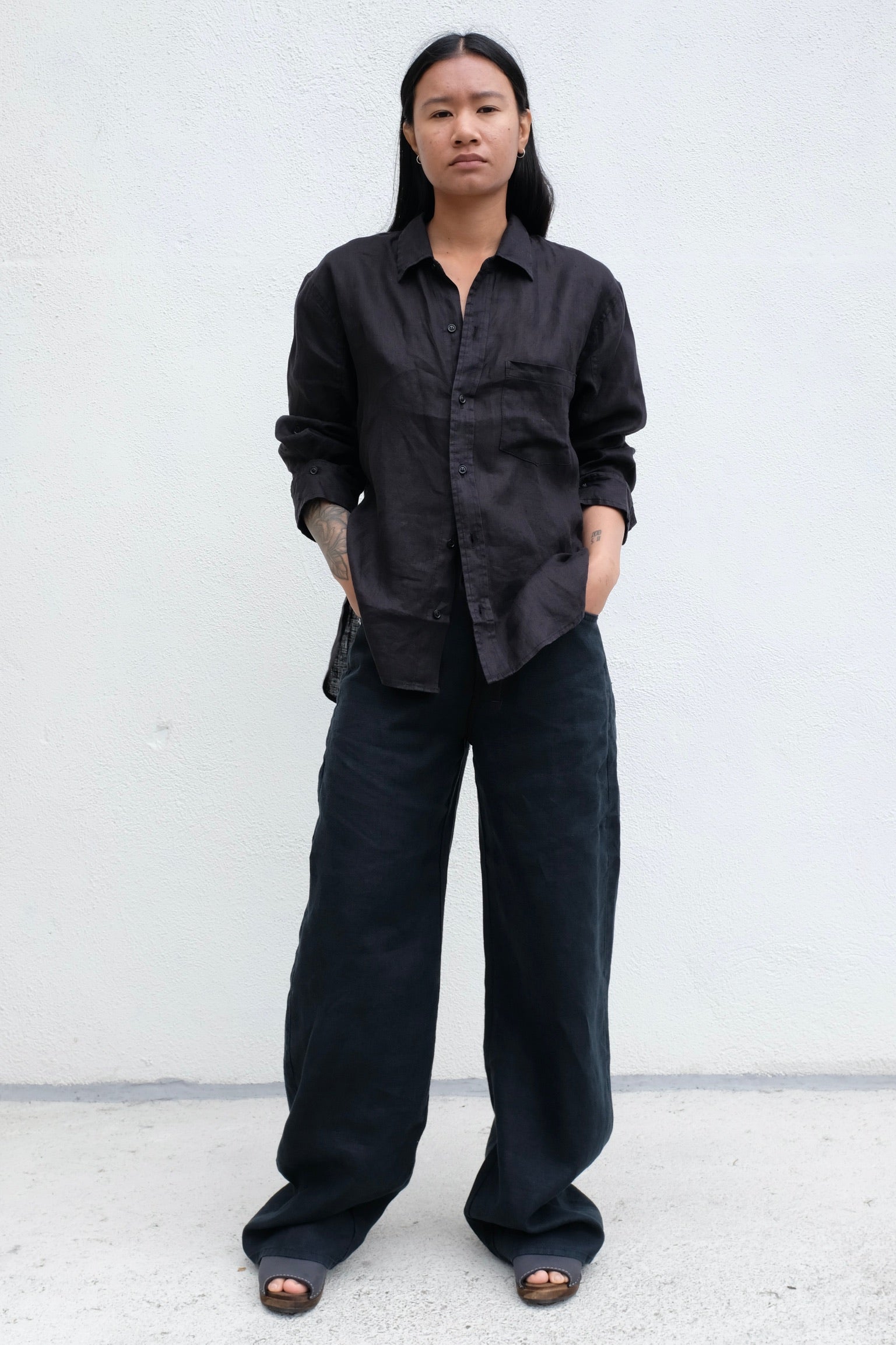 Kayla Shrunken Linen Shirt / Black