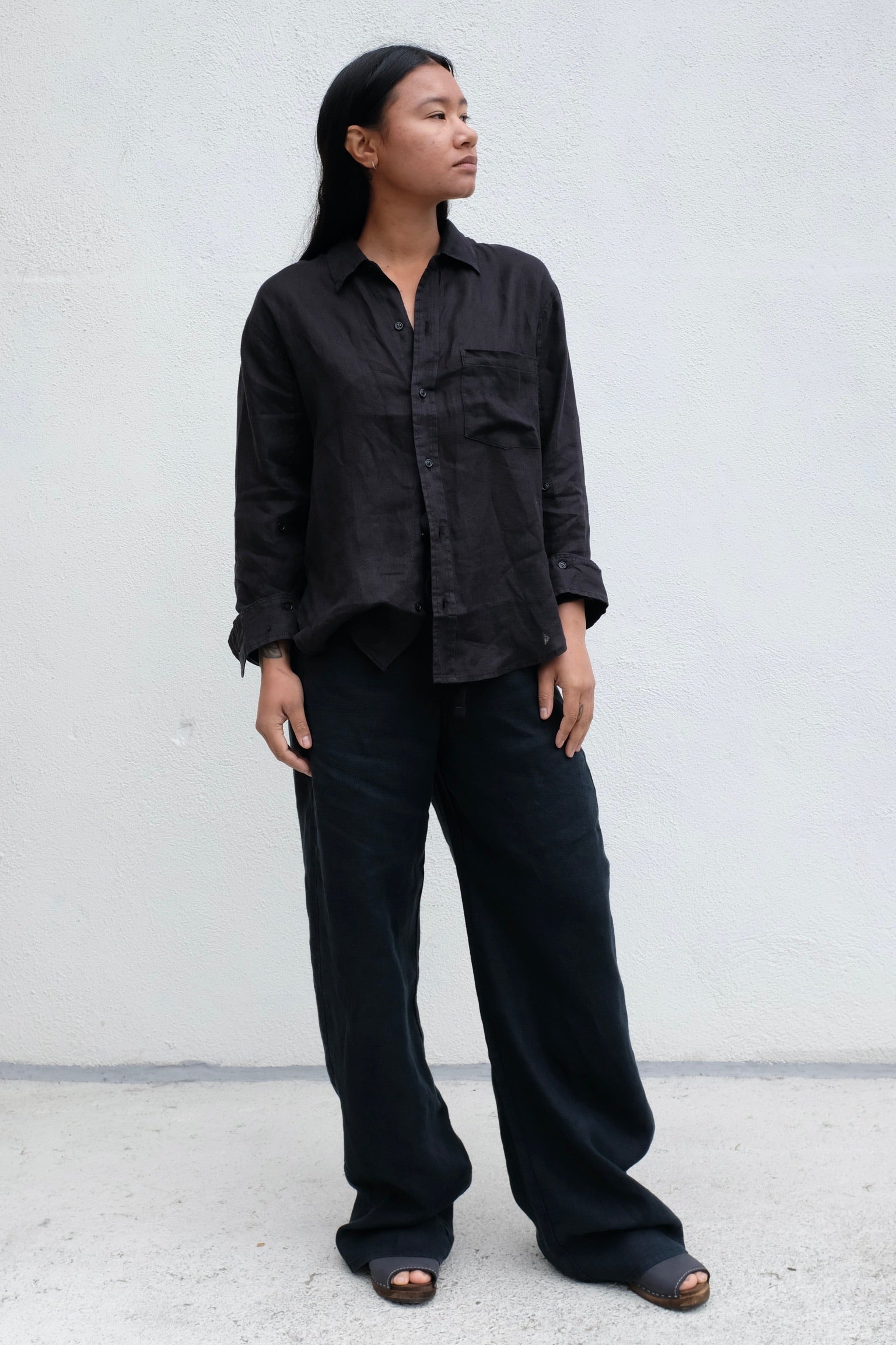 Kayla Shrunken Linen Shirt / Black