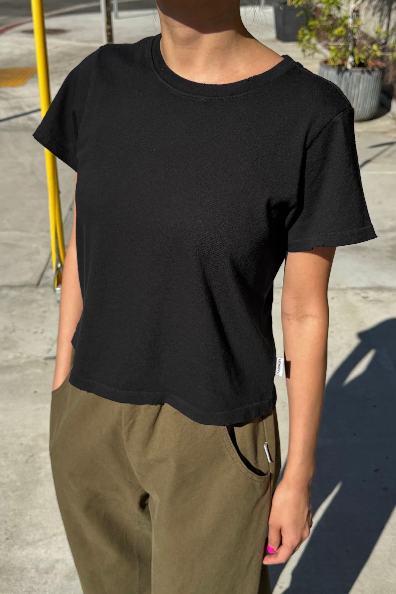 le bon shoppe darling tee / true black