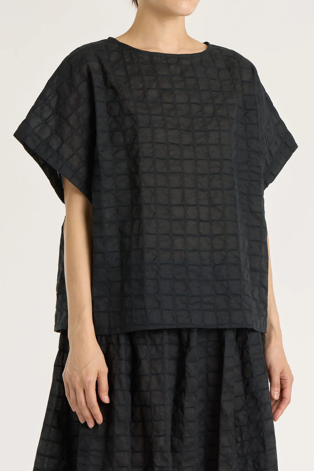 Black Crane Ripple Finish Top / Black