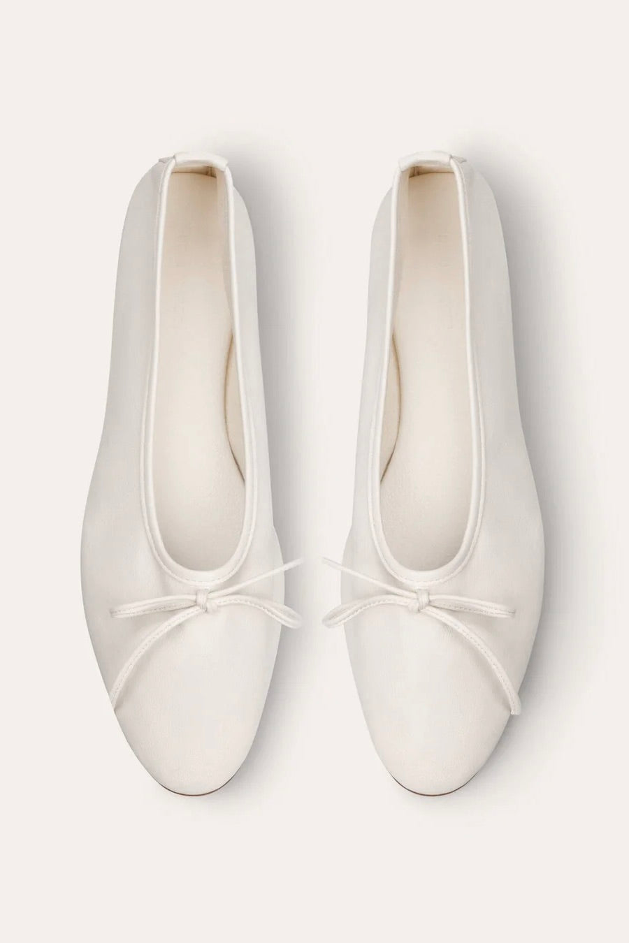 Gala Shoe with Bow / Chalk