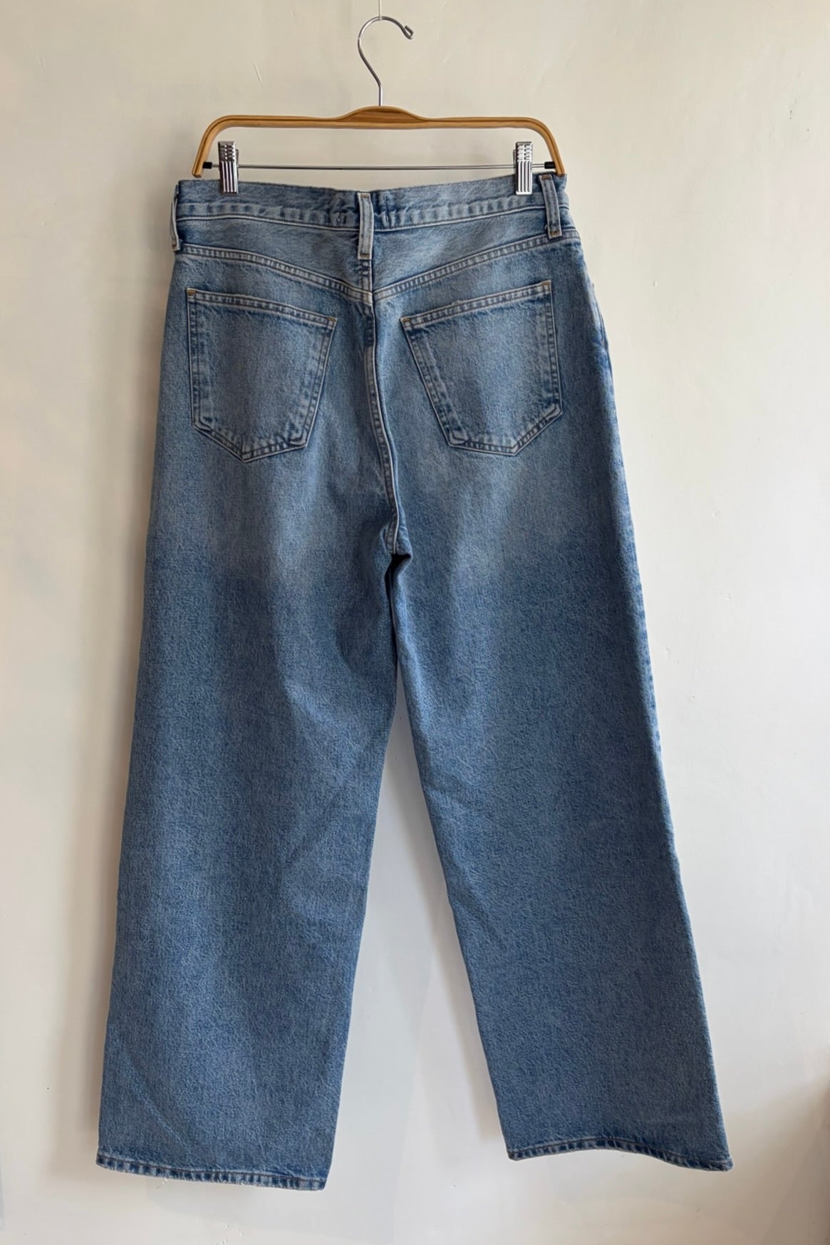 Pre-Loved / Agolde Low Slung Baggy Jean / Light / Size 28