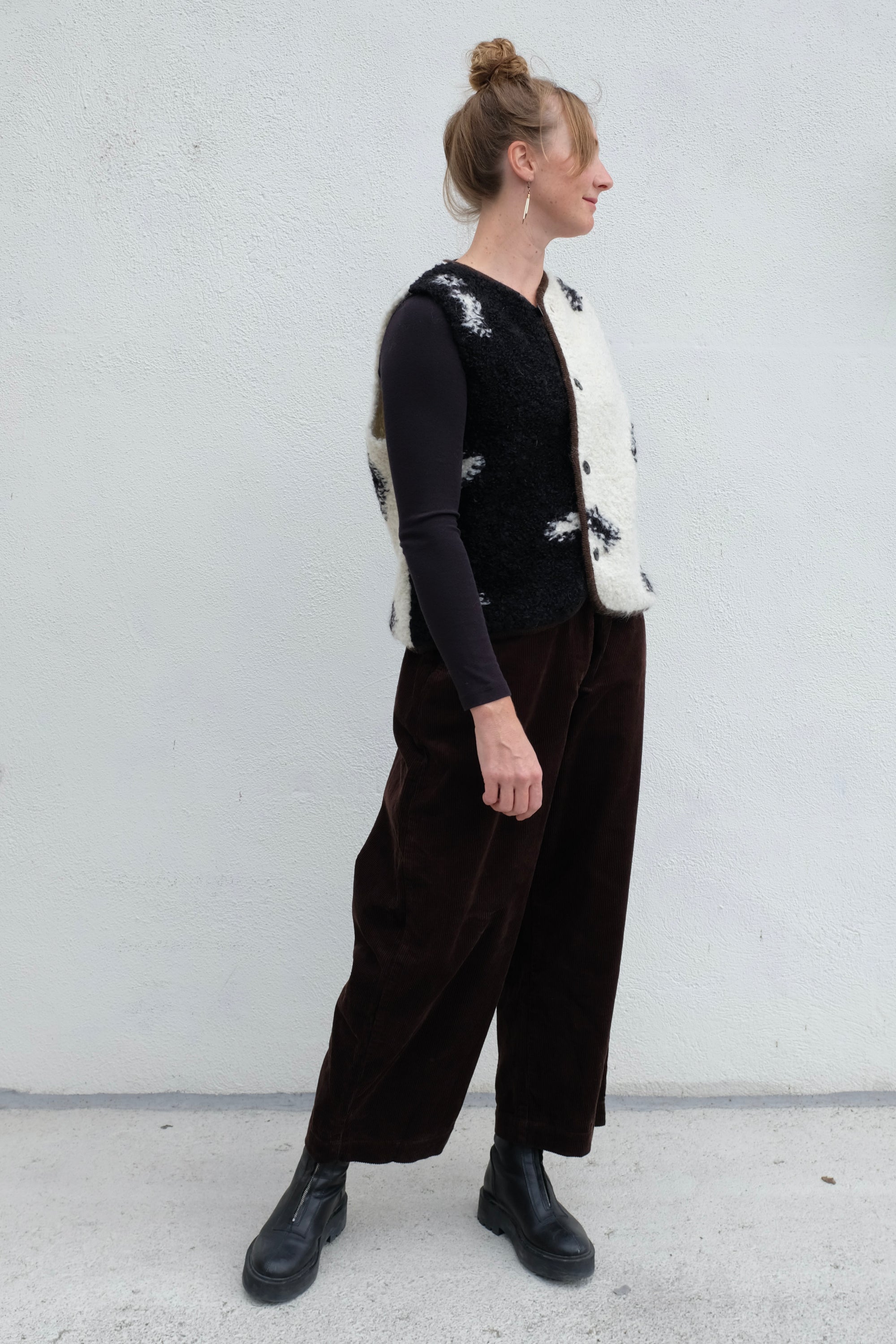 ali golden Loose Barrel Corduroy Pant / Chocolate