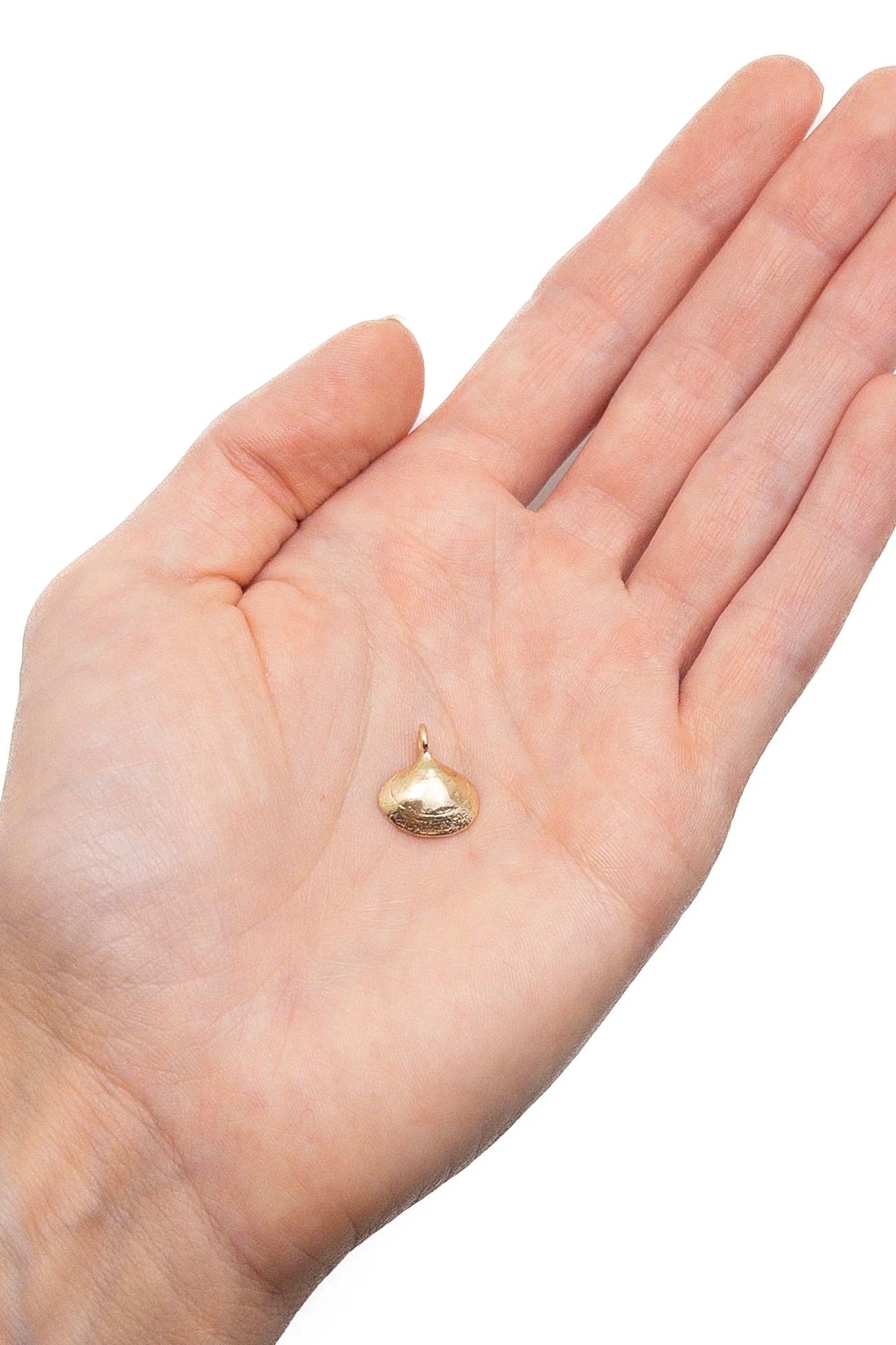 Rokosz Jewelry Clam Shell / 10k Solid Yellow Gold