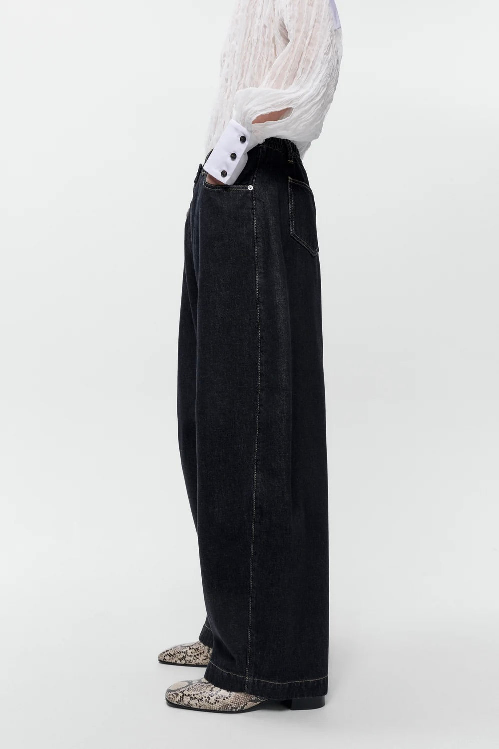Cordera Curved Baggy Jeans / Black