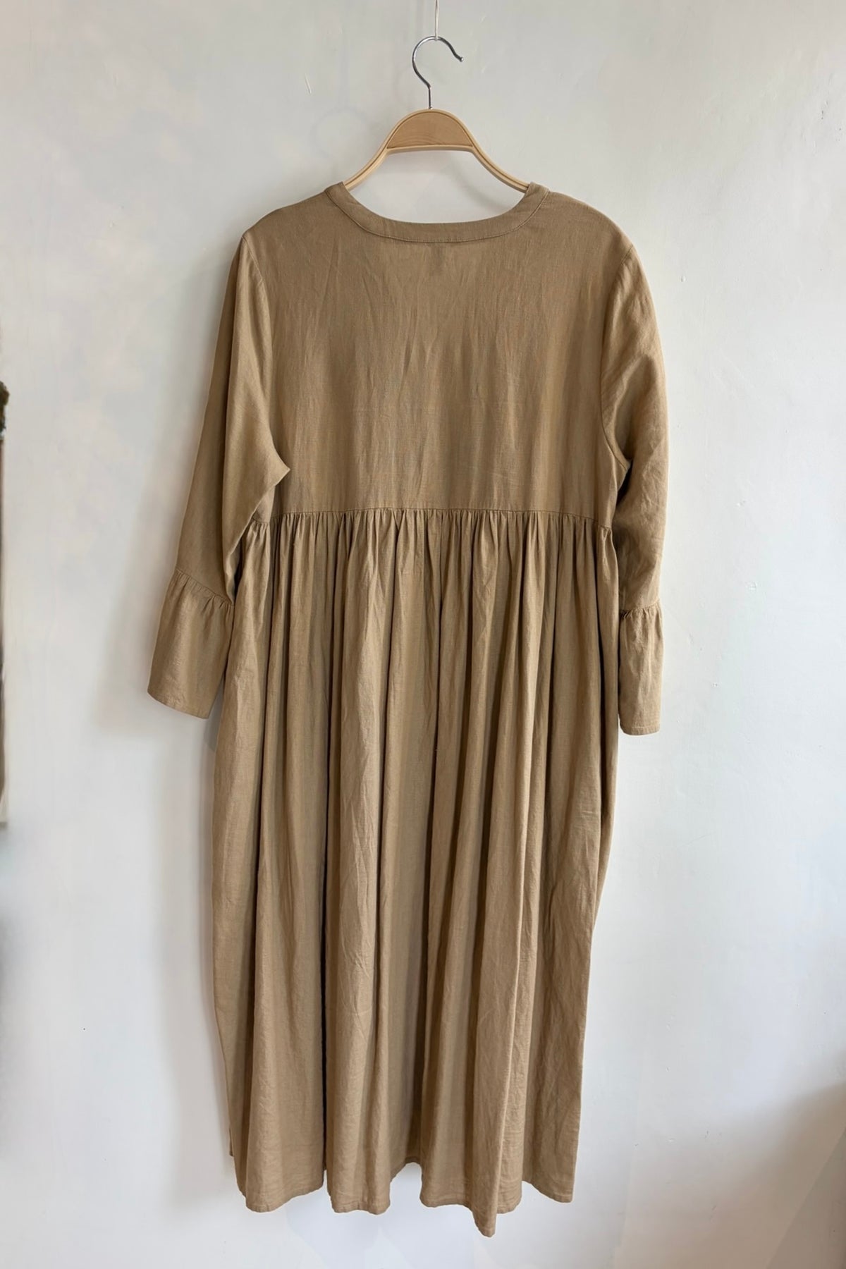 Pre-Loved / Culture V Neck Loose Dress / Tan / Size S