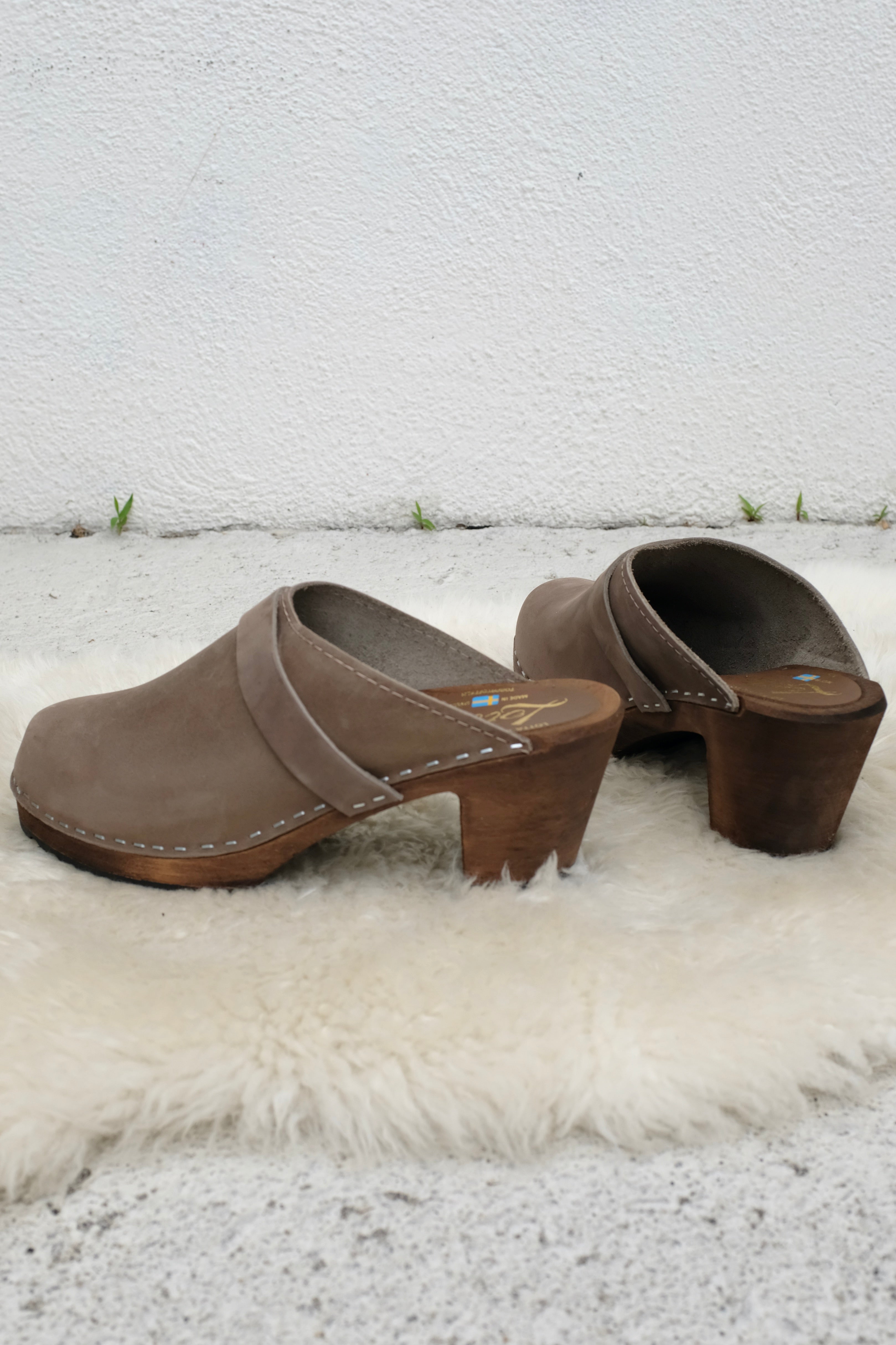 Amazon.com | TruFox Women's Closed-Toe Clog Mule Sandals Faux Wood  Sling-back Strap, Black, 8.5 | Mules & Clogs