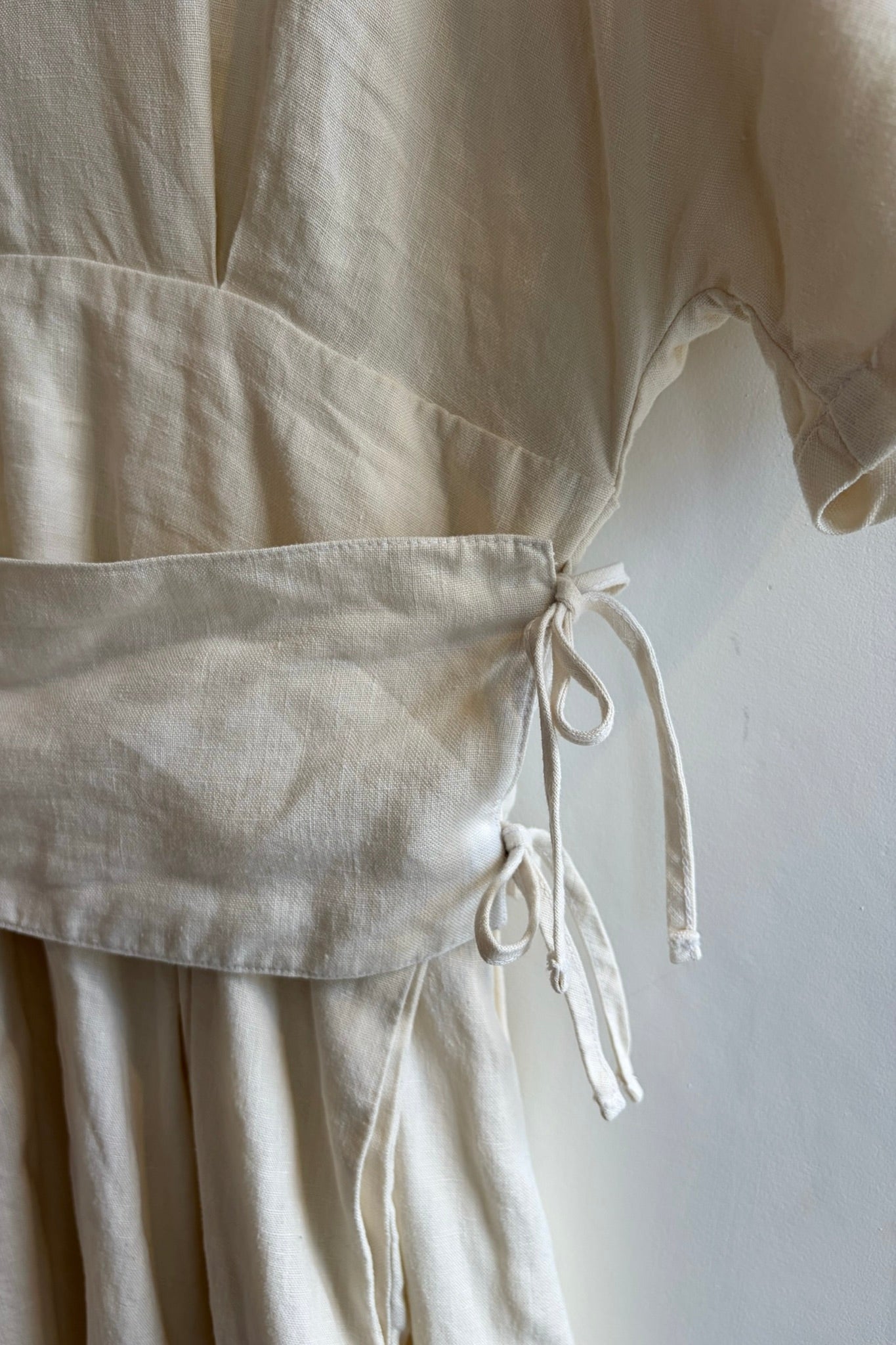 Pre-Loved / Black Crane Linen Jumpsuit / Ivory / Size M