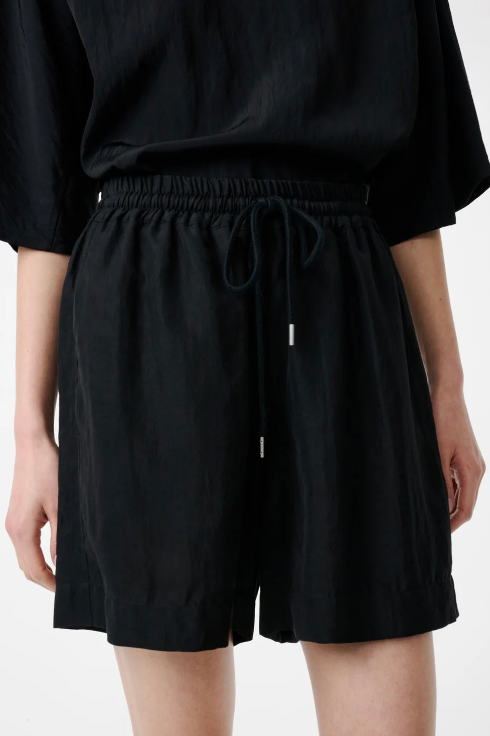 Studio Nicholson Karya Draw Cord Shorts / Black