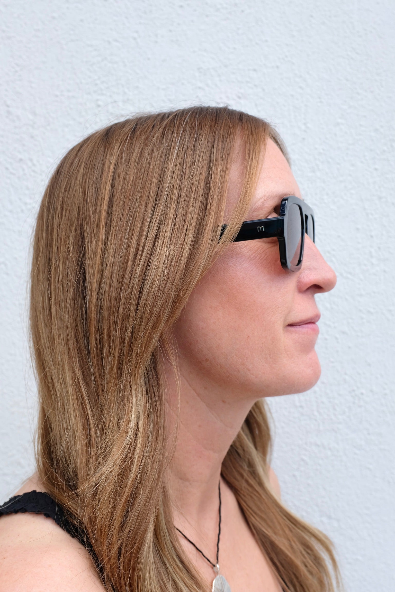 Jane Sunglasses / Gloss Black Dark Lens
