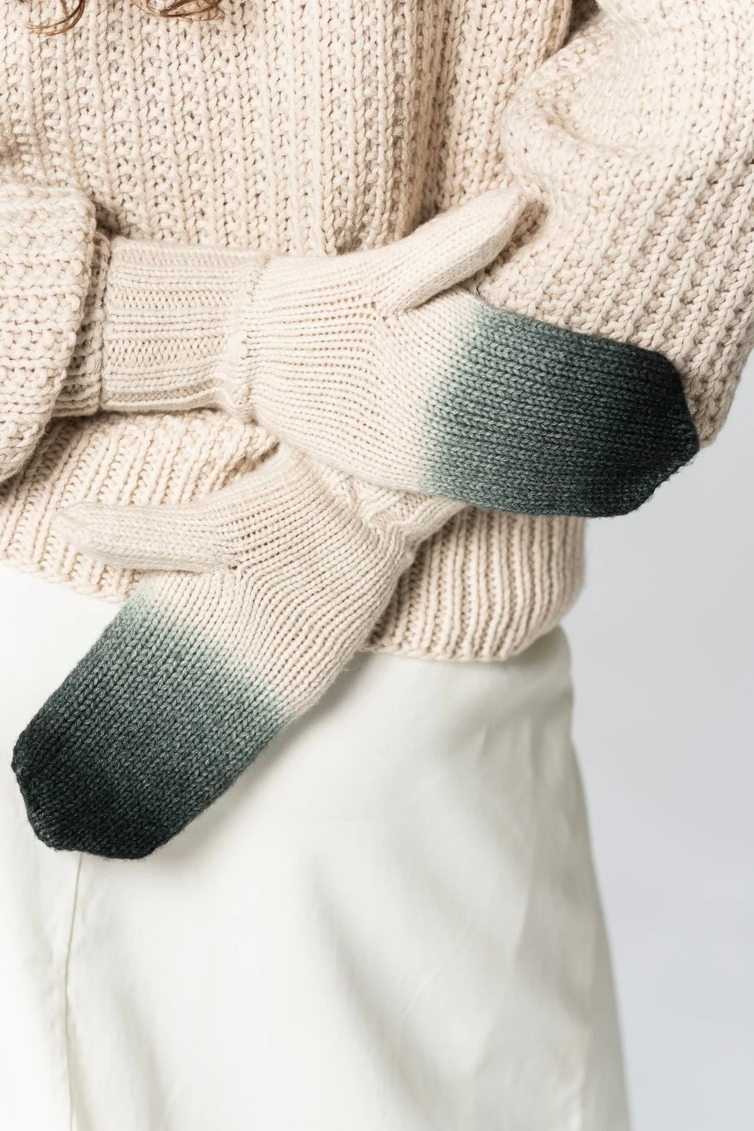 Dinadi Merino Handknit Fade Mittens / Peacock