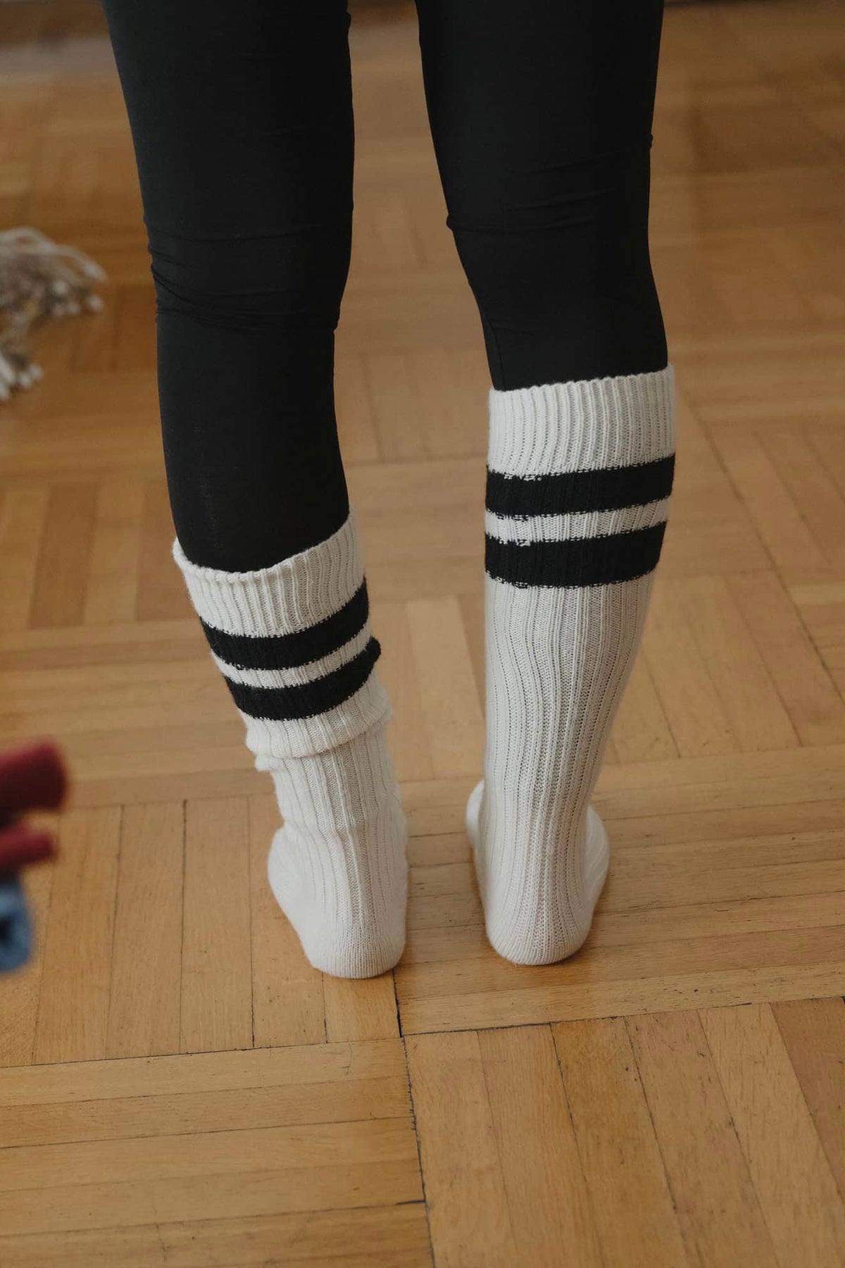 Baserange Race Knee Socks / Off White Cashmere