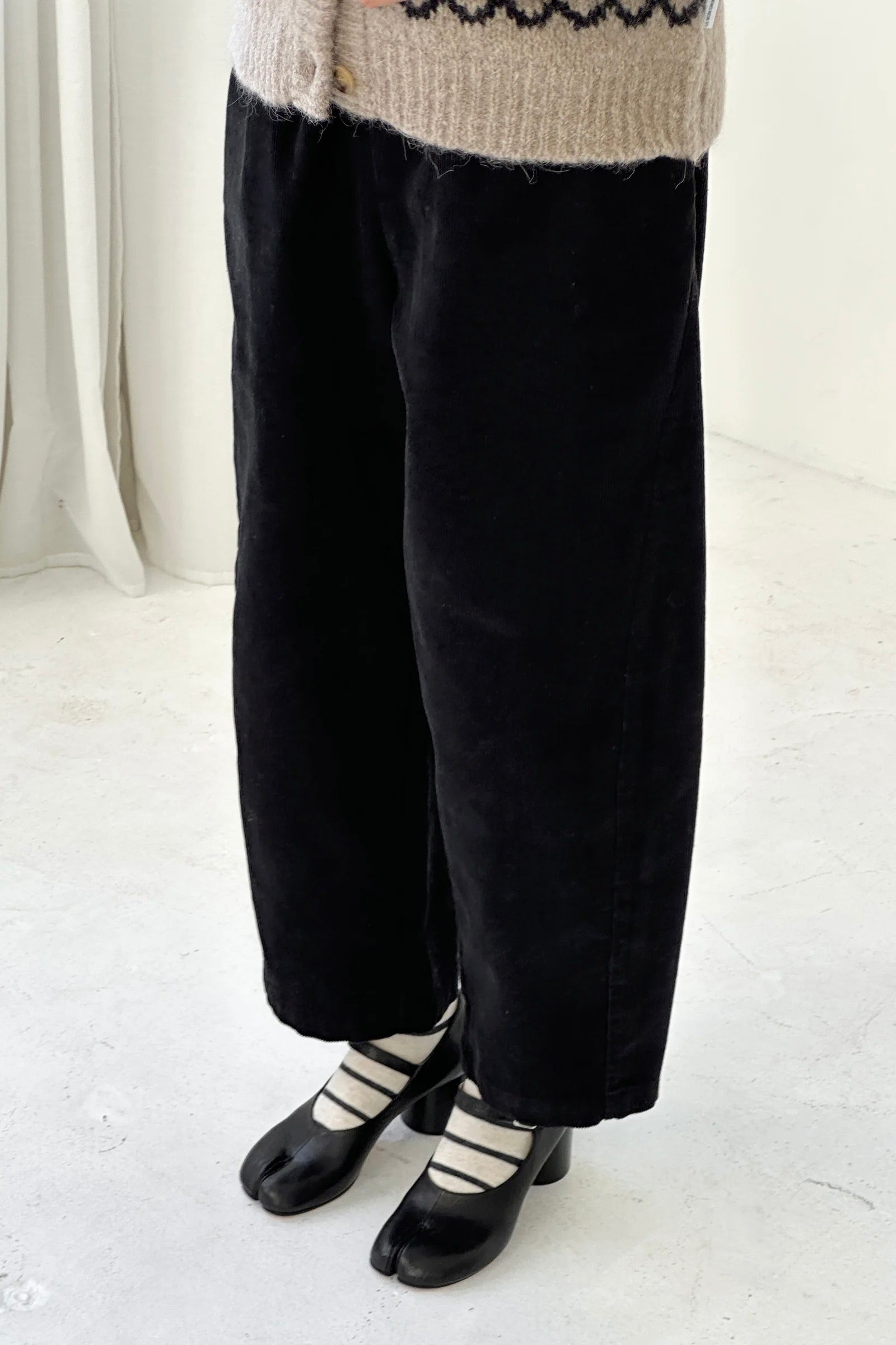 Le Bon Shoppe Corduroy Arc Pants / Black