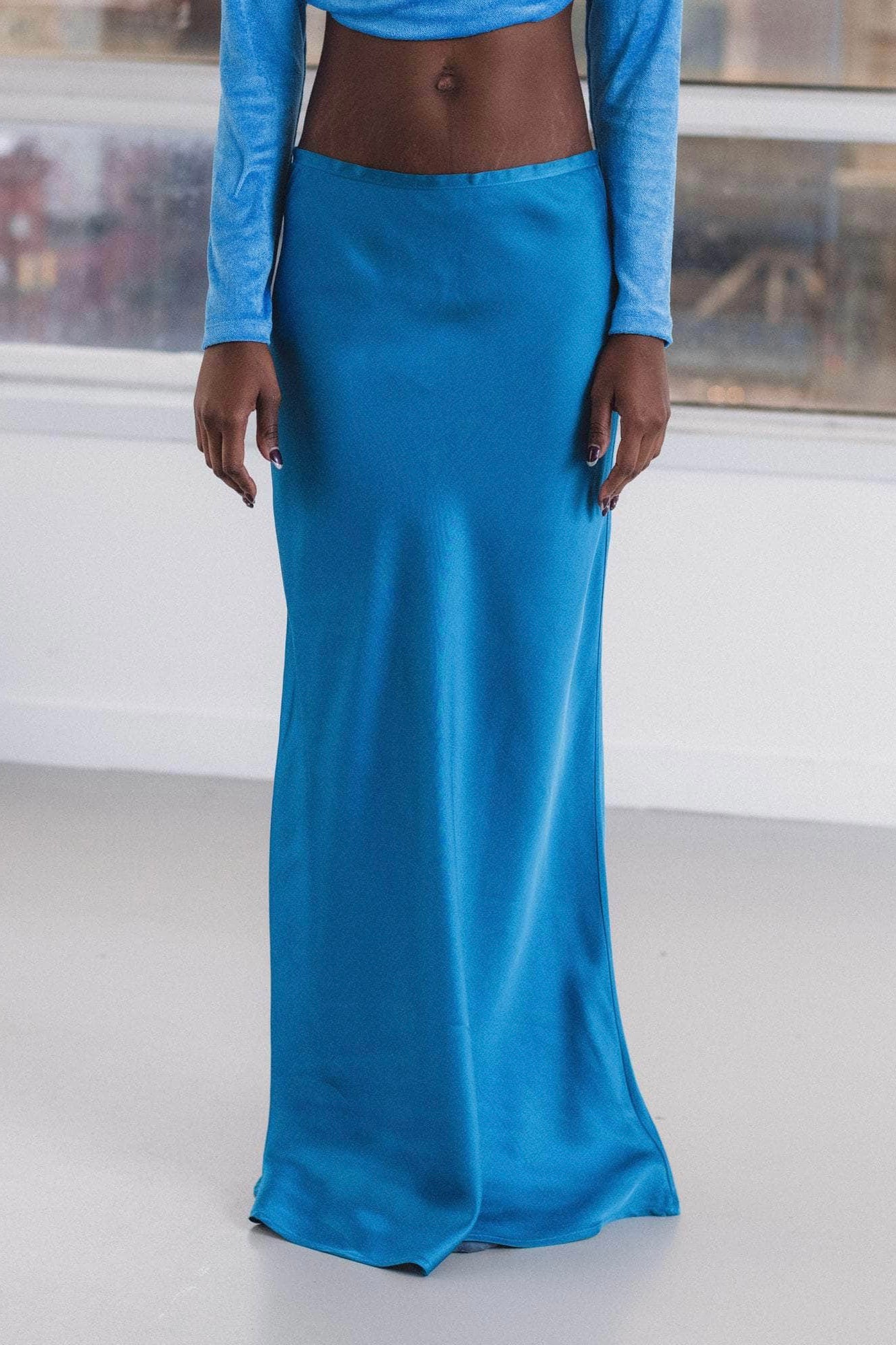 Baserange Dydine Fitted Skirt / Ora Blue
