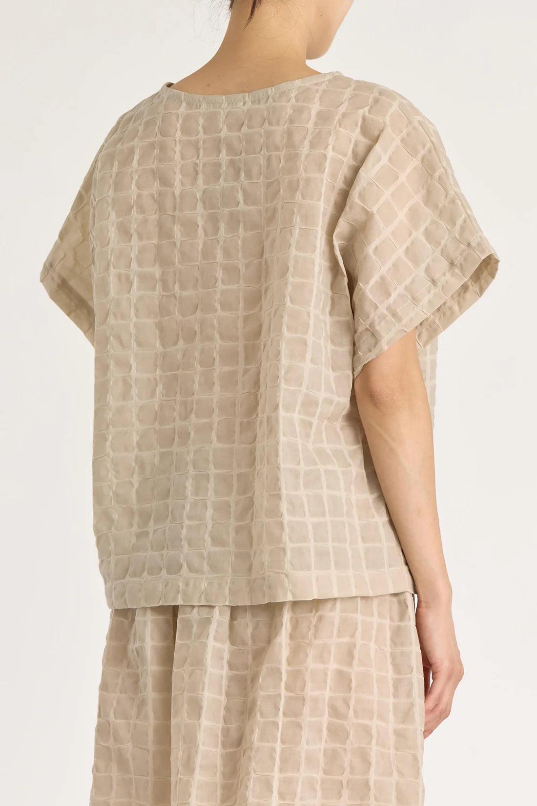 Black Crane Ripple Finish Top / Beige