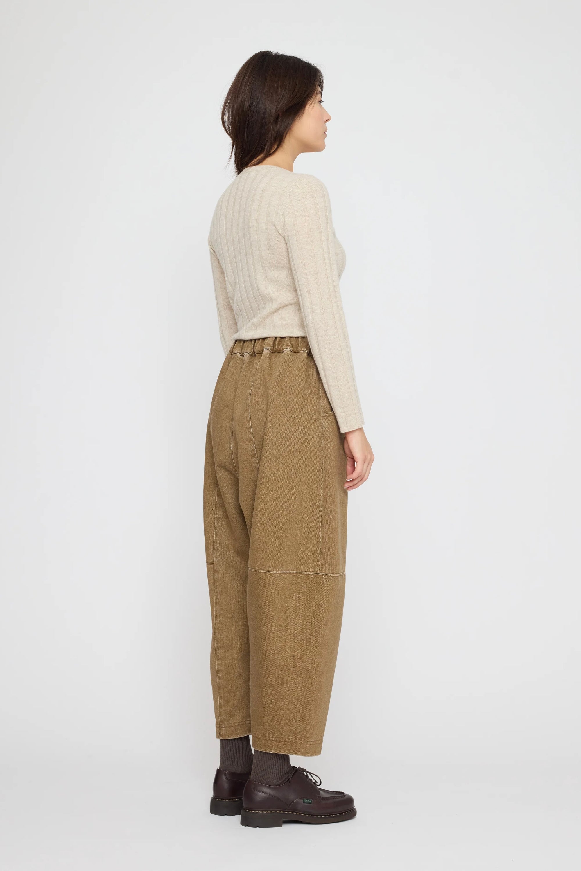 Elastic Panel Barrel Trouser / Washed Walnut