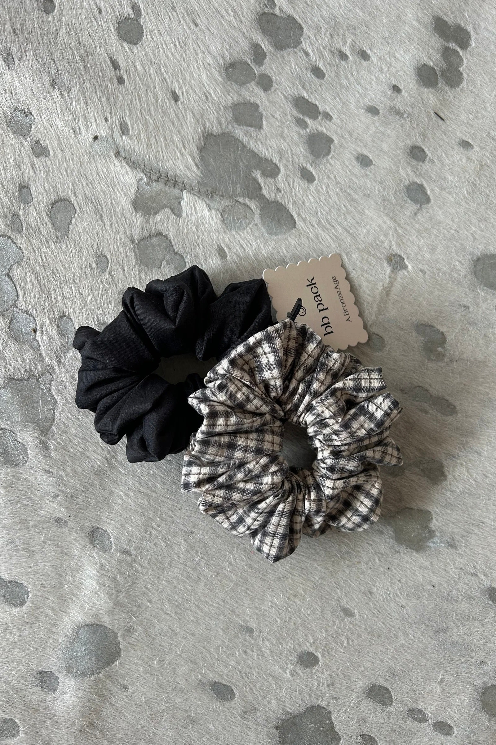 A Bronze Age BB Scrunchie 2 Pack / Sandy Plaid + Black Taffeta