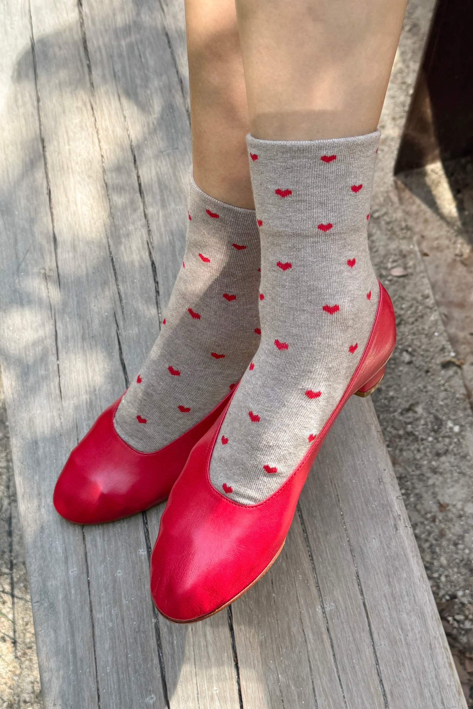 Patterned Sneaker Sock / Latte + Red Hearts