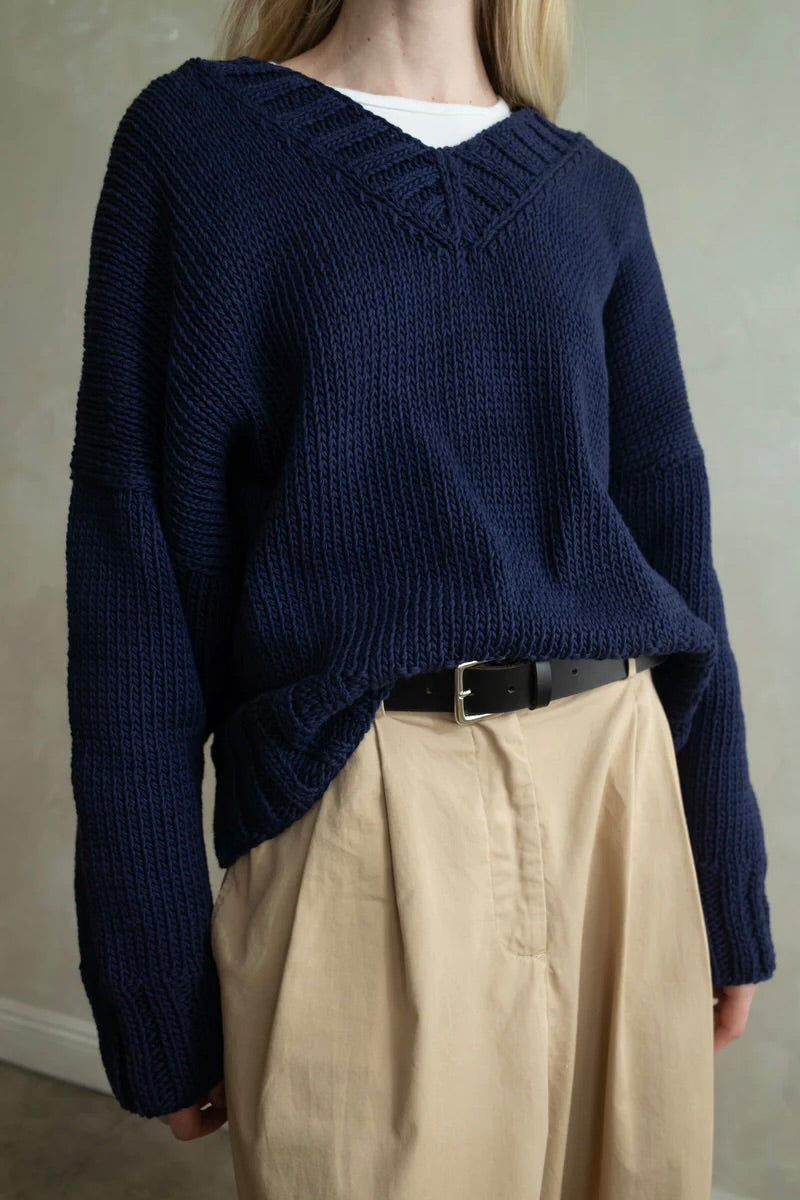 Paolo V-Neck / Dark Iris