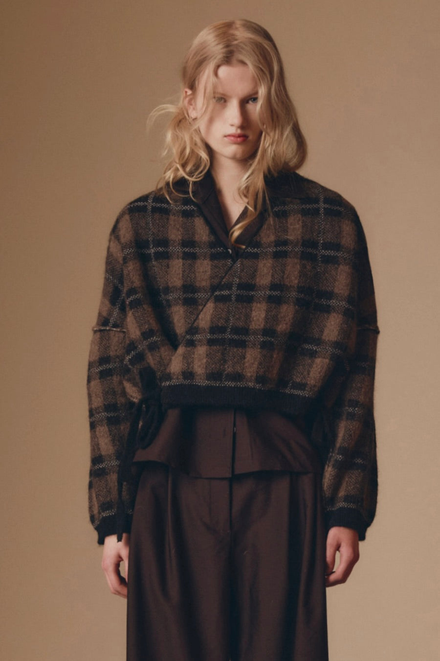 Hokkori Cardigan / Black + Taupe