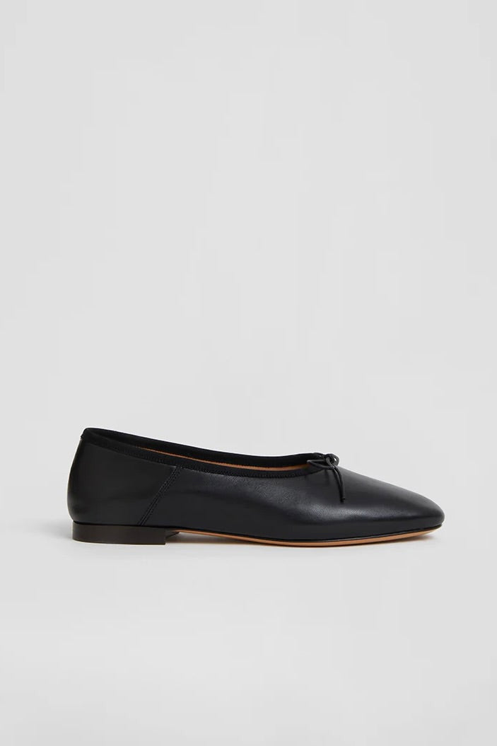 Dream Ballerina / Black Nappa