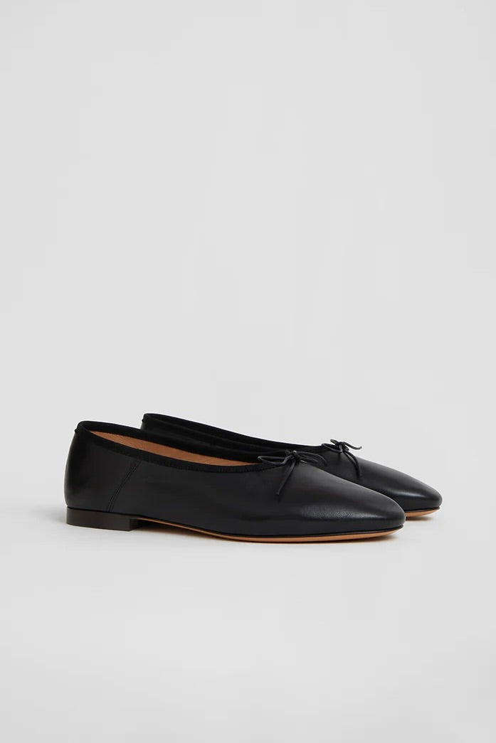 Dream Ballerina / Black Nappa