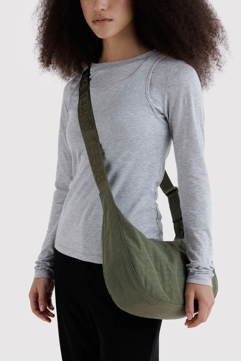 Baggu Medium Crescent Bag / Caper