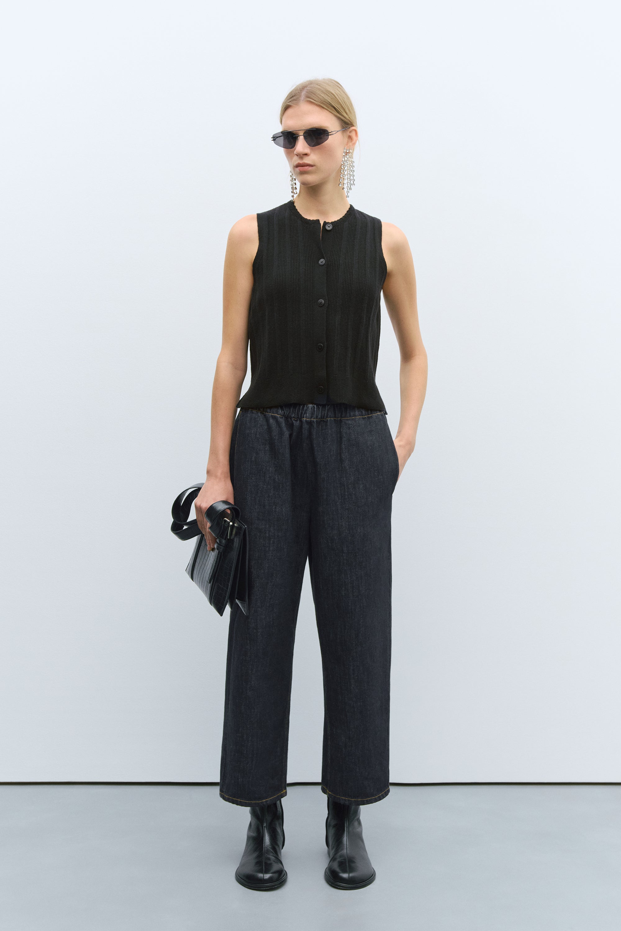 Cordera Merino Wool Ribbed Waistcoat / Black