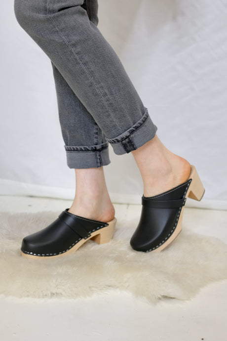 Lotta High Heel Classic Clogs / Black/Natural